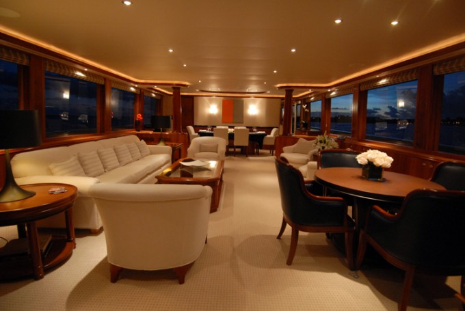 Motor yacht Dona Lola -  Main Salon 2